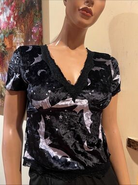 Goth Black Velvet Moon & Bat Lace Trim V-Neck Top nwt